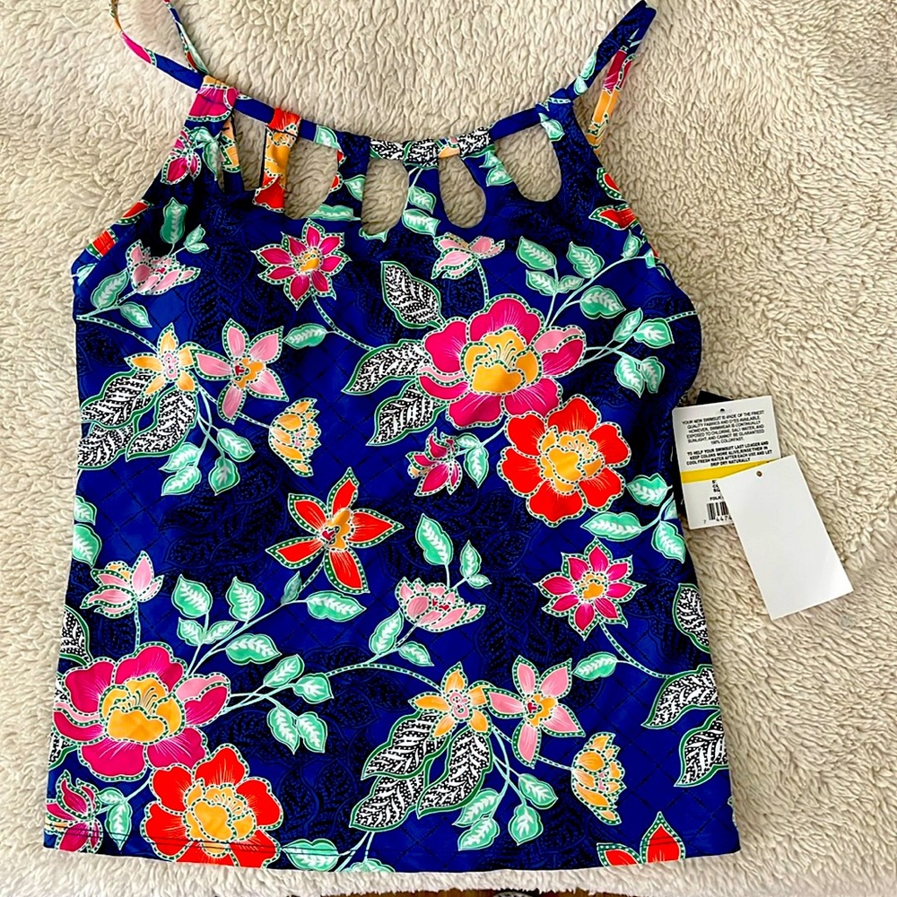 NWT TANKINI TOP WITH BUILT IN BRA